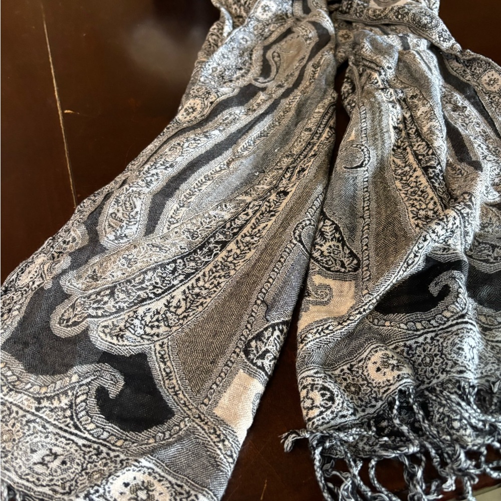 Elegant Black and Gray Paisley Scarf